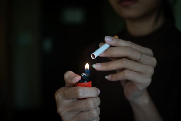 smoking-2022-11-01-09-49-00-utc
