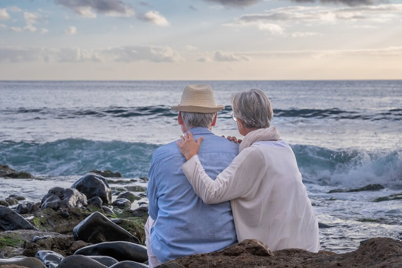 rear-view-of-relaxed-caucasian-senior-couple-sitti-2024-11-02-23-32-08-utc (2) (1)